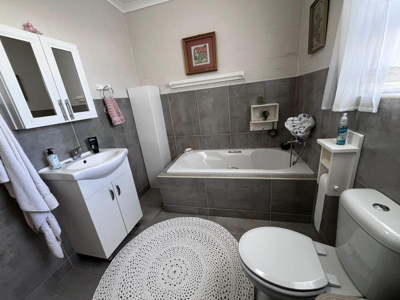4 Bedroom Property for Sale in Dwarskersbos Western Cape